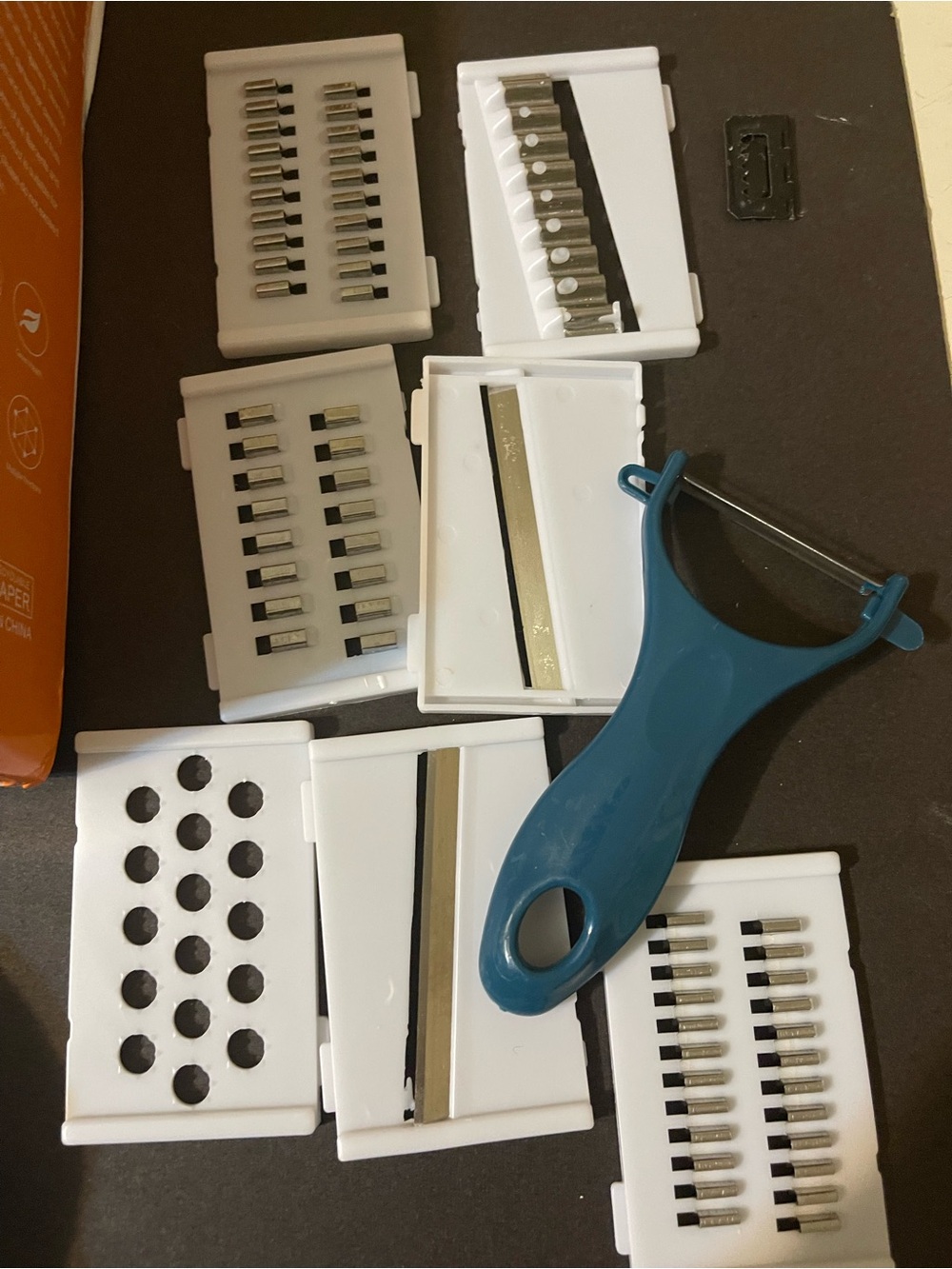 Green Multi-Function Vegetable Cutter & Colander by - Picture 3 of 7